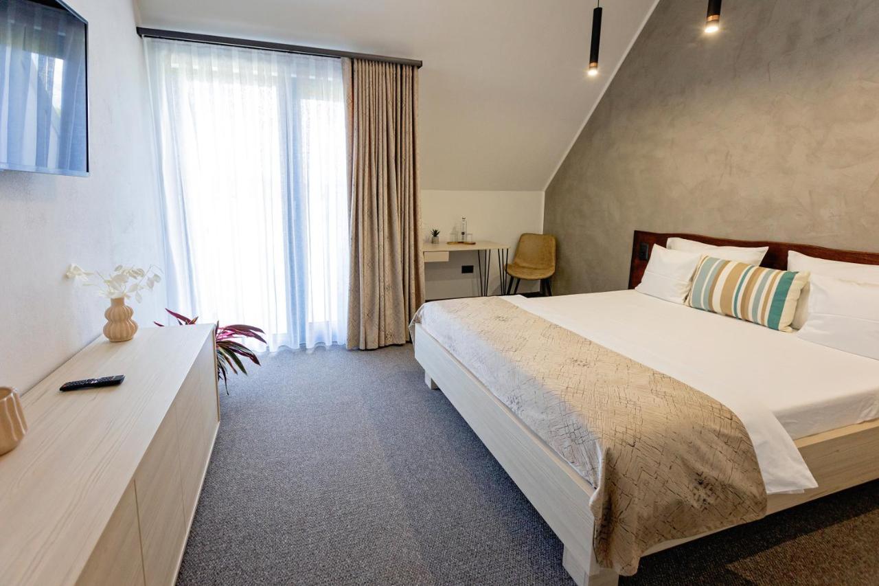 Hotel Complex Acom Băile Felix Esterno foto