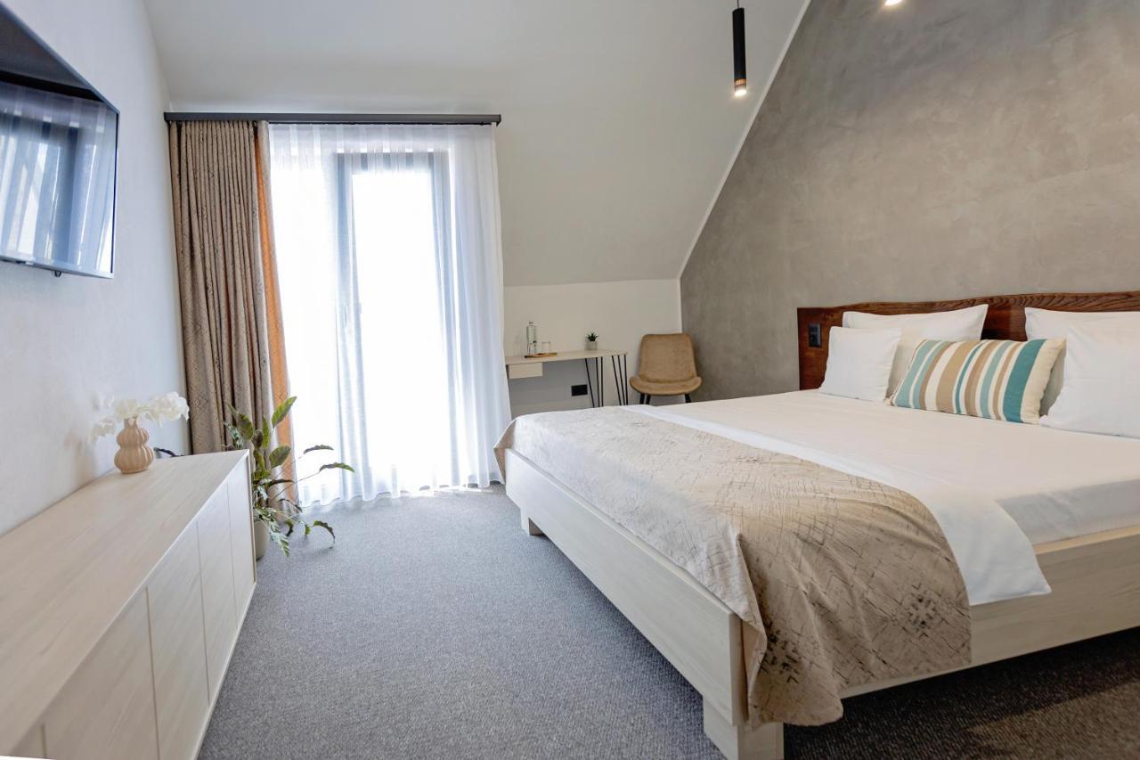 Hotel Complex Acom Băile Felix Esterno foto
